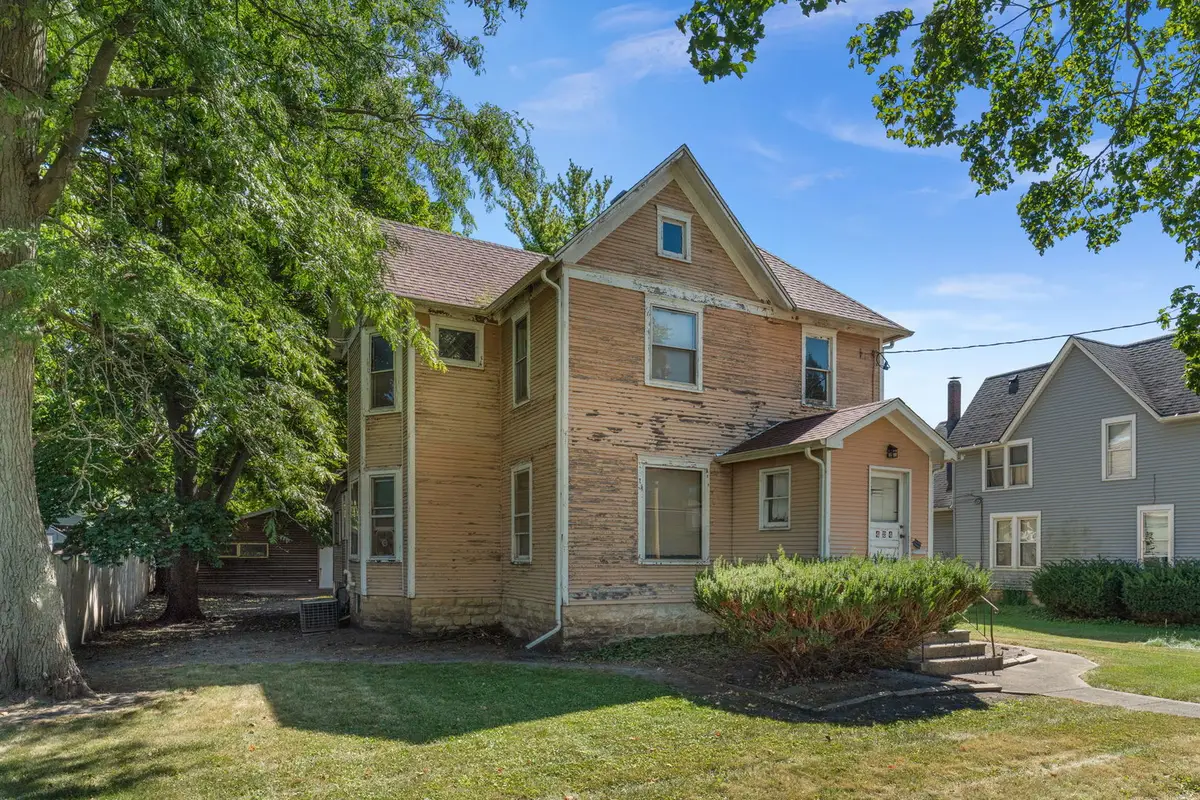 424 S 7th Street, Dekalb, IL 60115 - #1
