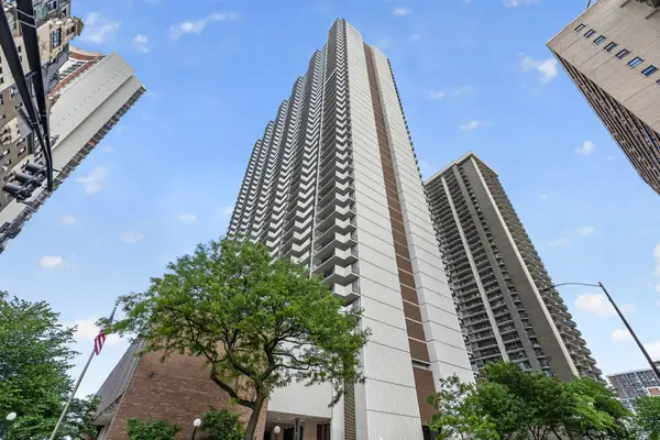 6033 N Sheridan Road #28D, Chicago, IL 60660