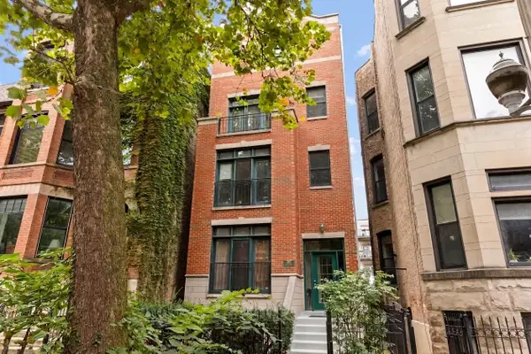 3534 N Reta Avenue #3, Chicago, IL 60657