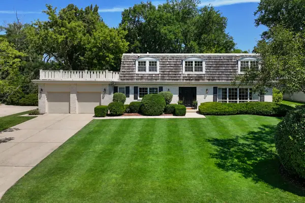 1434 Woodhill Drive, Northbrook, IL 60062