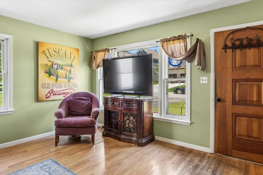 4532 Sherwood Avenue, Downers Grove, IL 60515 - #3