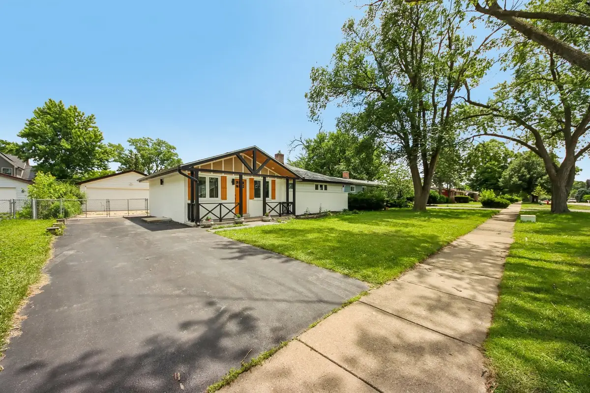 1425 N Wilke Road, Arlington Heights, IL 60004 - #1