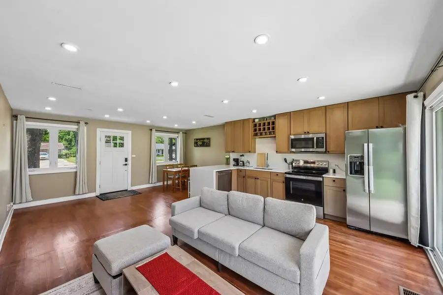 1425 N Wilke Road, Arlington Heights, IL 60004 - #3