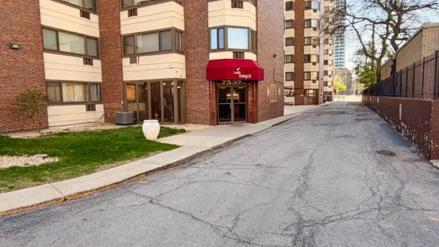 7337 S South Shore Drive #212, Chicago, IL 60649 - #3