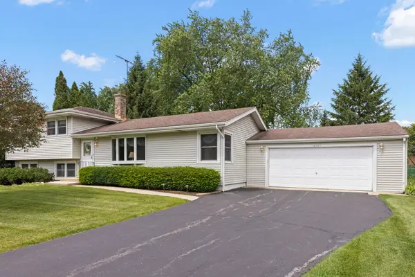 3S582 Behrs Circle Drive, Warrenville, IL 60555