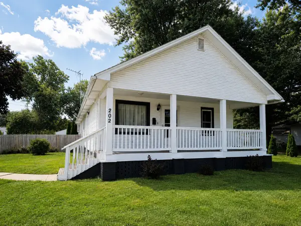 202 Gladiolus Street, Momence, IL 60954