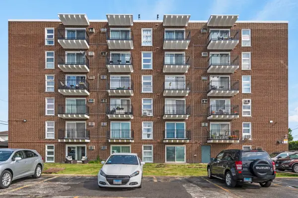 7229 W Higgins Avenue #105, Chicago, IL 60656
