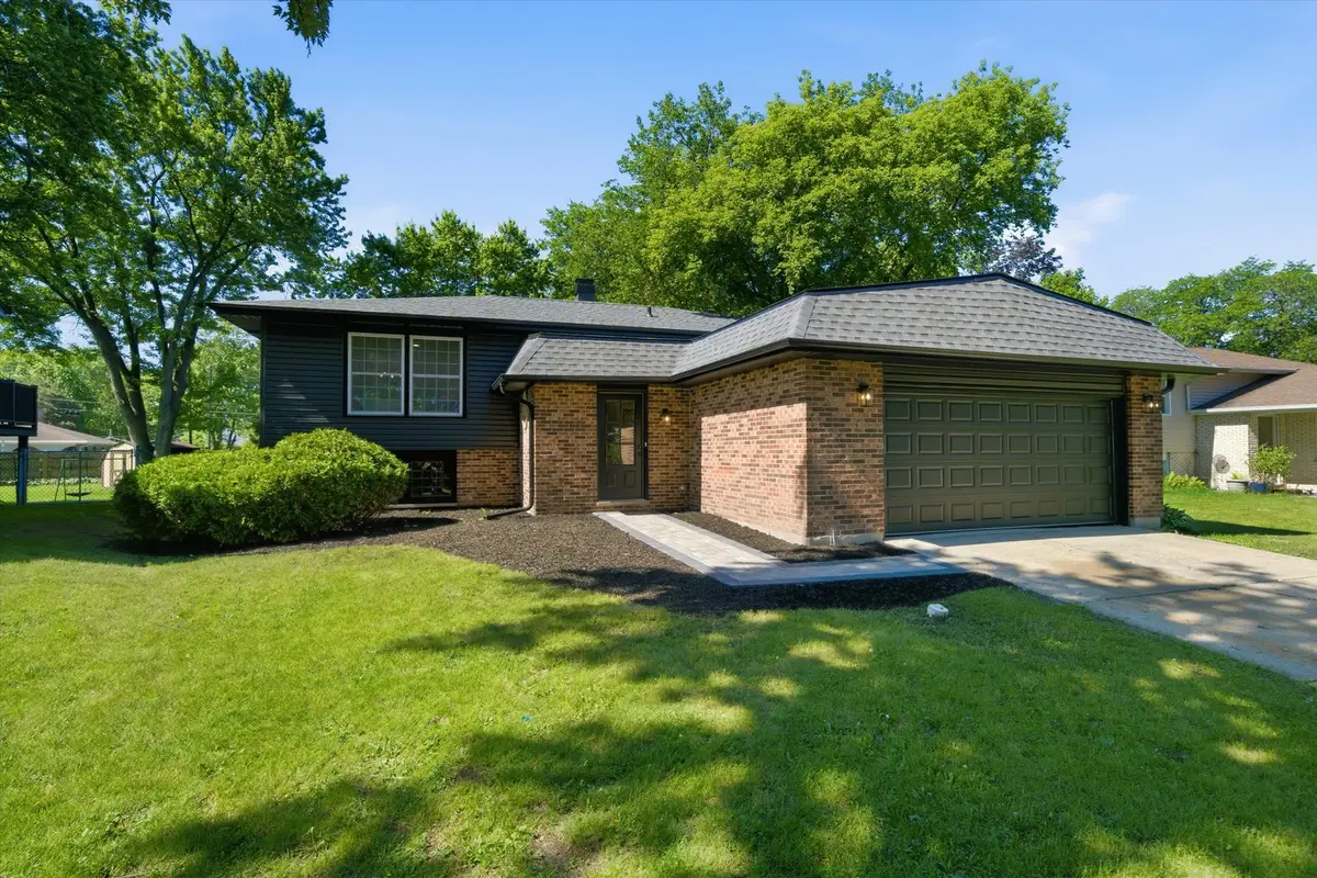 34 Berkshire Drive, Wheeling, IL 60090 - #1