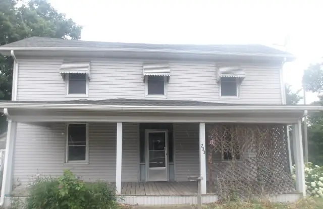 233 Buena Vista Street, Paris, IL 61944 - #1