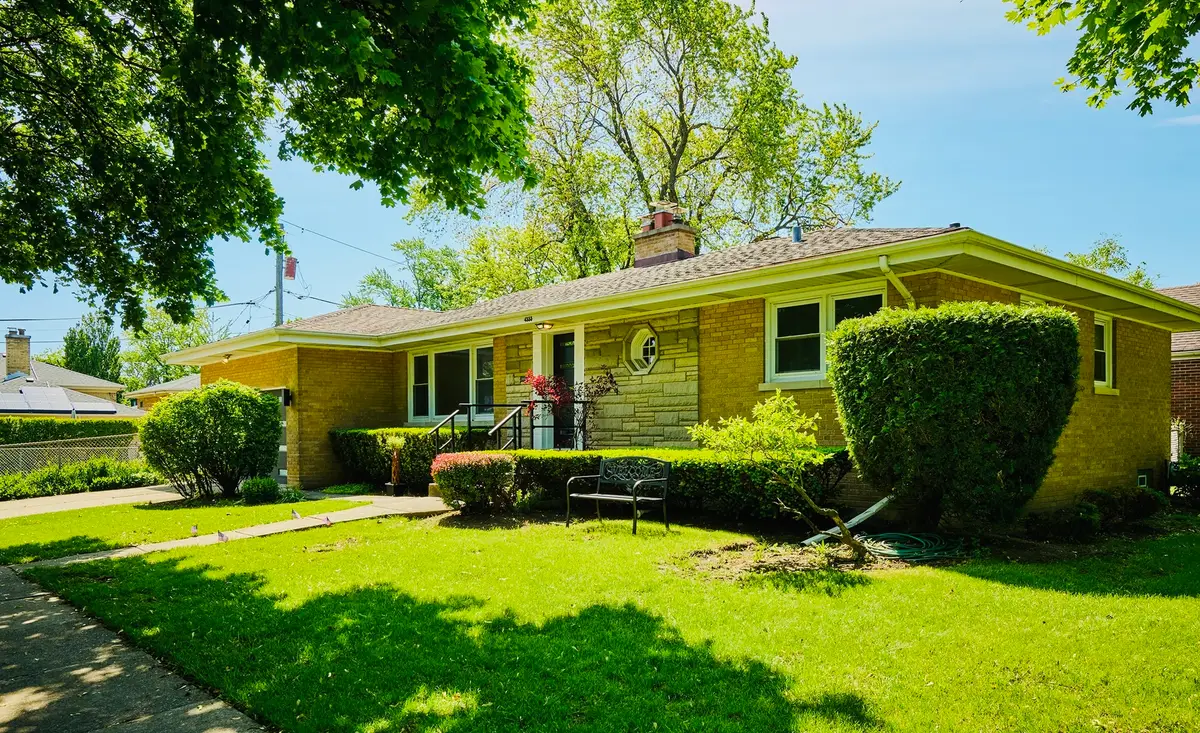 4555 Cleveland Street, Skokie, IL 60076 - #1