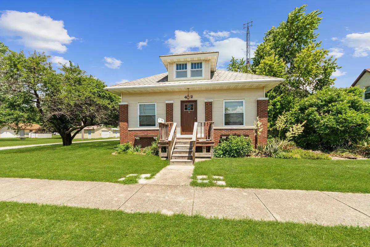 412 W Fifth Street, Minonk, IL 61760 - #1