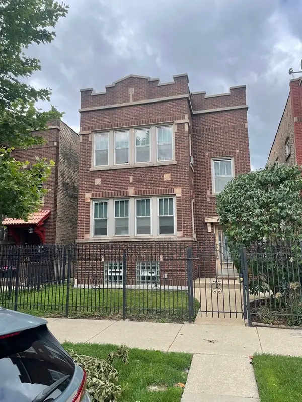 3622 N Whipple Street, Chicago, IL 60618
