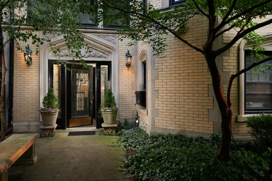 635 W Sheridan Road #1, Chicago, IL 60613 - #2
