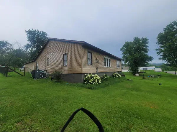 95 Middle Avenue, Simpson, IL 62985