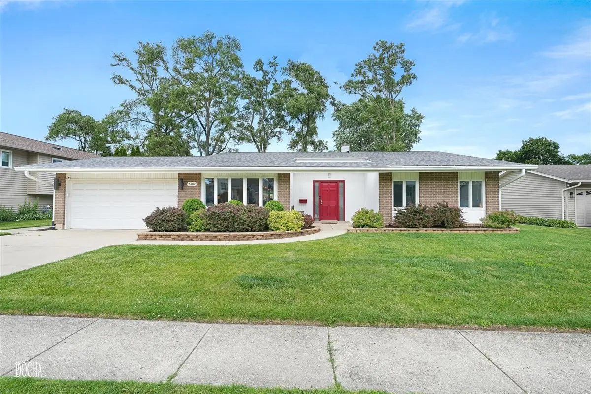 6509 Taylor Drive, Woodridge, IL 60517 - #1