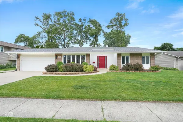 6509 Taylor Drive, Woodridge, IL 60517
