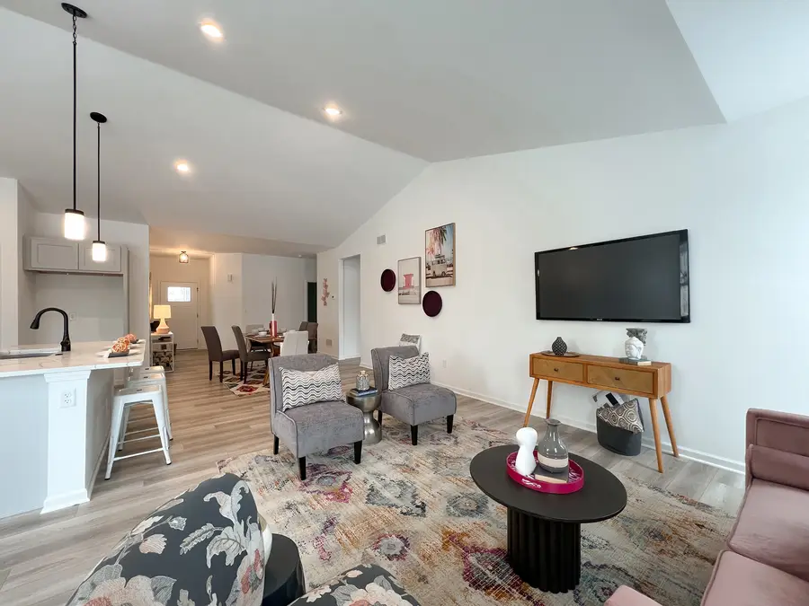 166 S Llanos Street, Cortland, IL 60112 - #3
