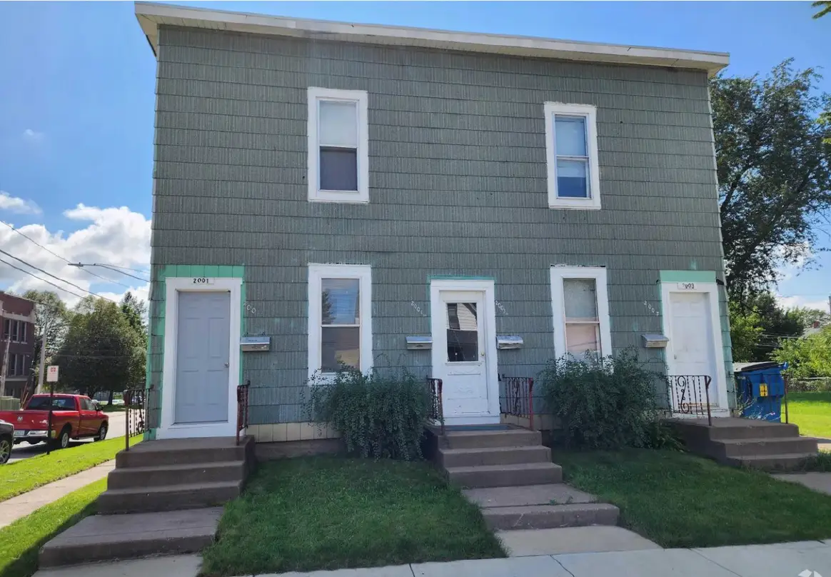 2001 W 6th Street, Davenport, IA 52802 - #1