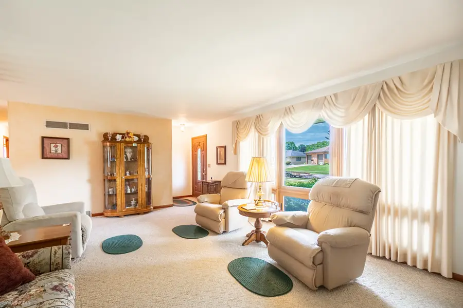 835 Scott Drive, Elgin, IL 60123 - #2