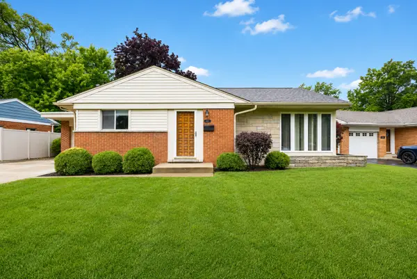 427 E Atwater Avenue, Elmhurst, IL 60126
