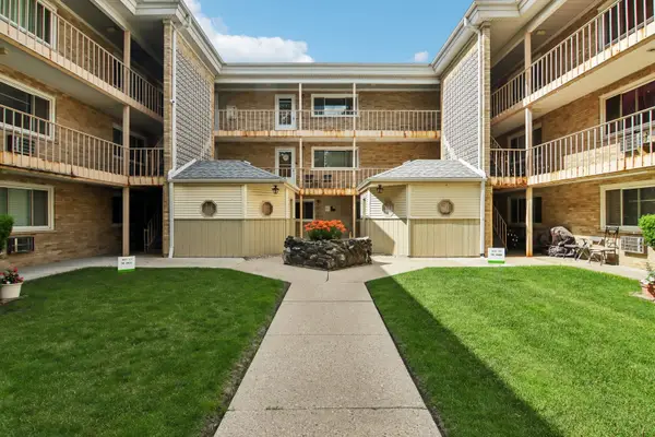 7206 W Wellington Avenue #3D, Chicago, IL 60707