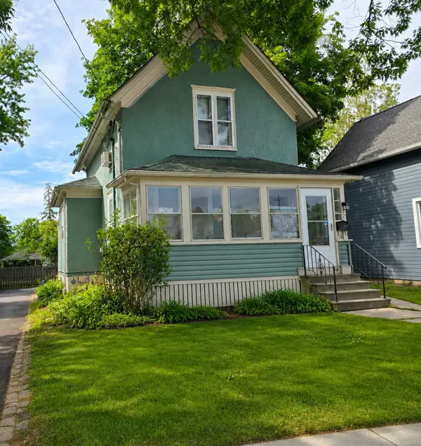 571 Walnut Avenue, Elgin, IL 60123