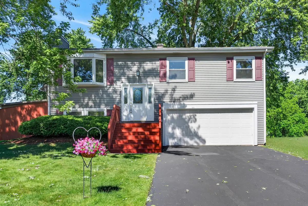 802 Prairie Avenue, Bartlett, IL 60103 - #1