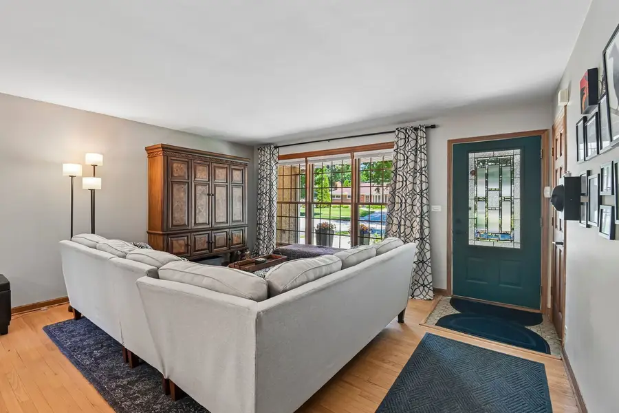 107 W Orchard Place, Mount Prospect, IL 60056 - #3