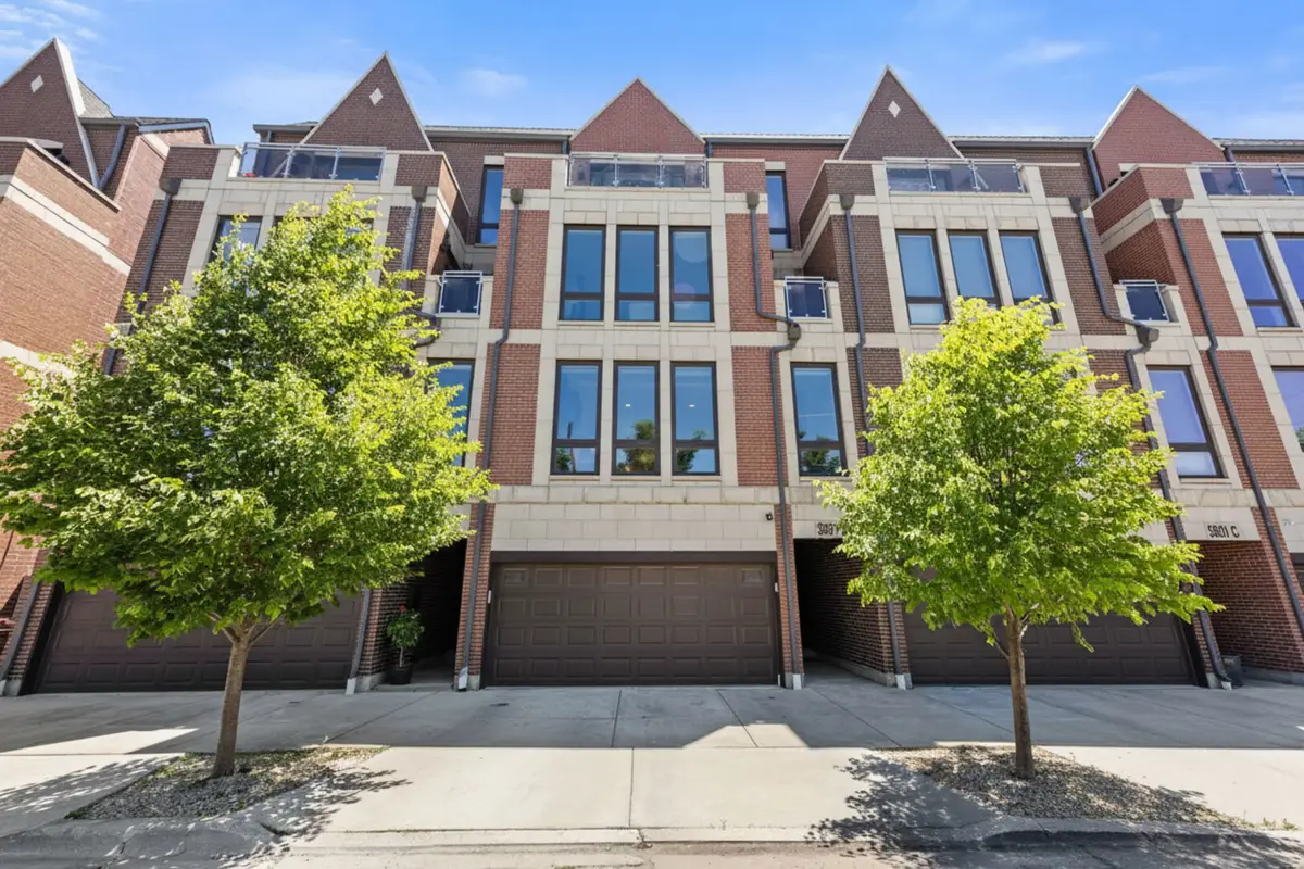 3901 S Lake Park Avenue #D, Chicago, IL 60653 - #1