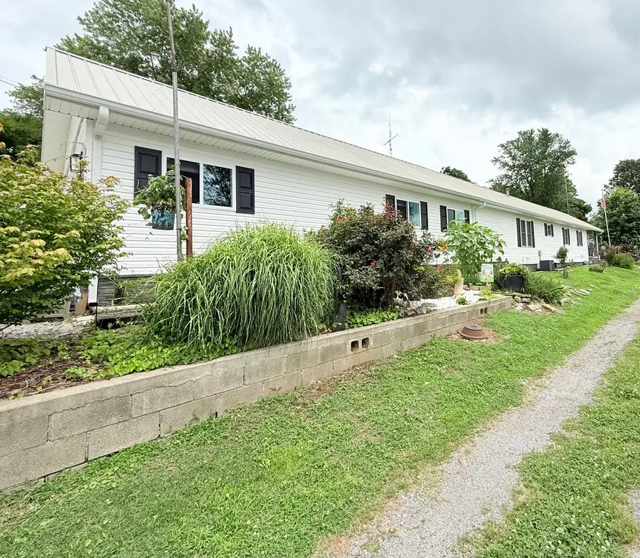 220 E Rose Street, Cave In Rock, IL 62919 - #3