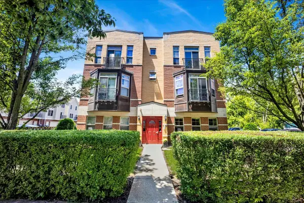 9222 Ewing Avenue #102, Evanston, IL 60203