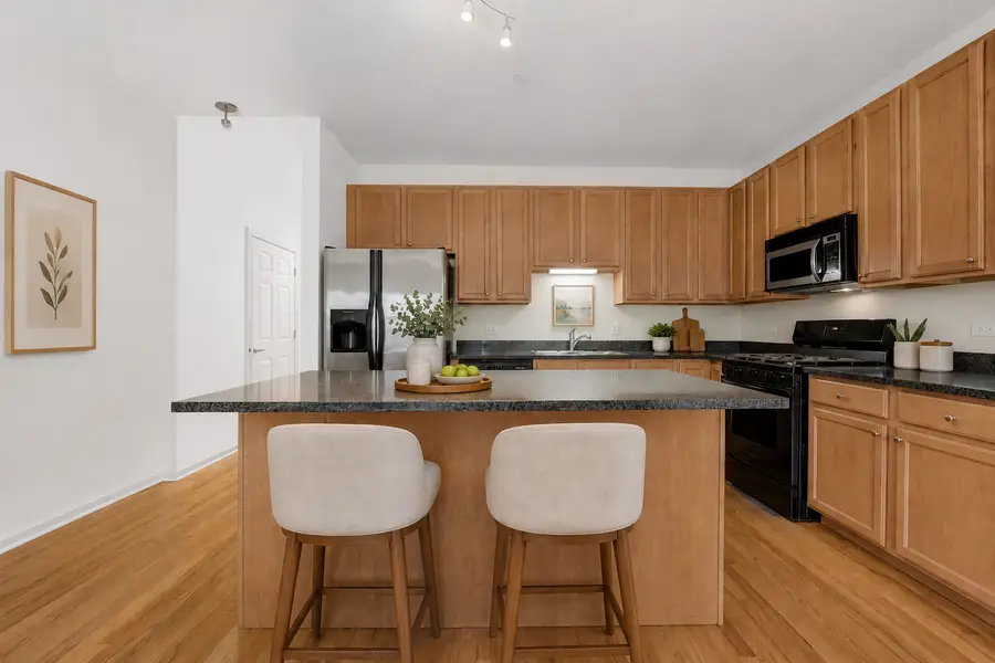 9222 Ewing Avenue #102, Evanston, IL 60203 - #3