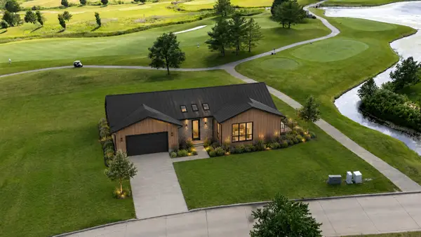 3049 E Stone Creek Boulevard, Urbana, IL 61802