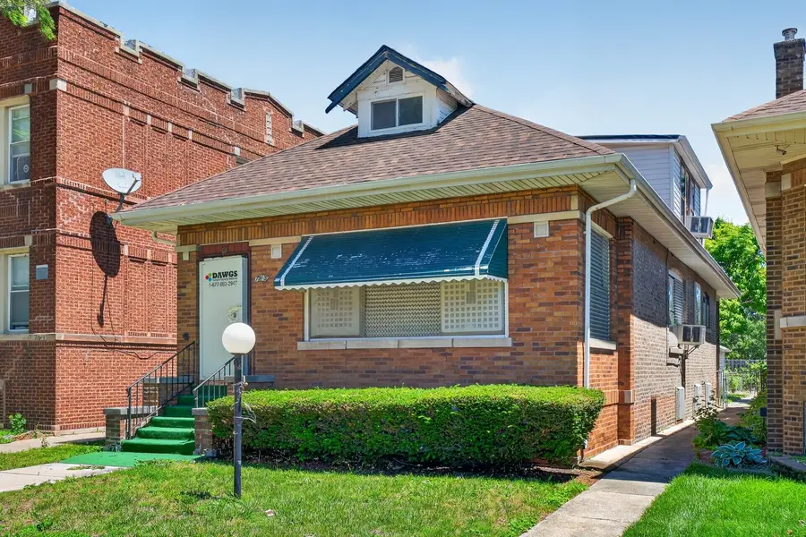 7915 S Calumet Avenue, Chicago, IL 60619 - #2