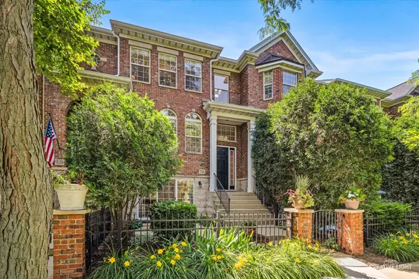 926 Shandrew Drive #926, Naperville, IL 60540