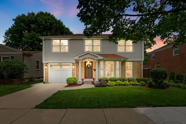 1005 N Race Avenue, Arlington Heights, IL 60004