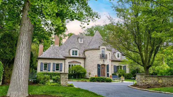 725 Valley Road, Glencoe, IL 60022