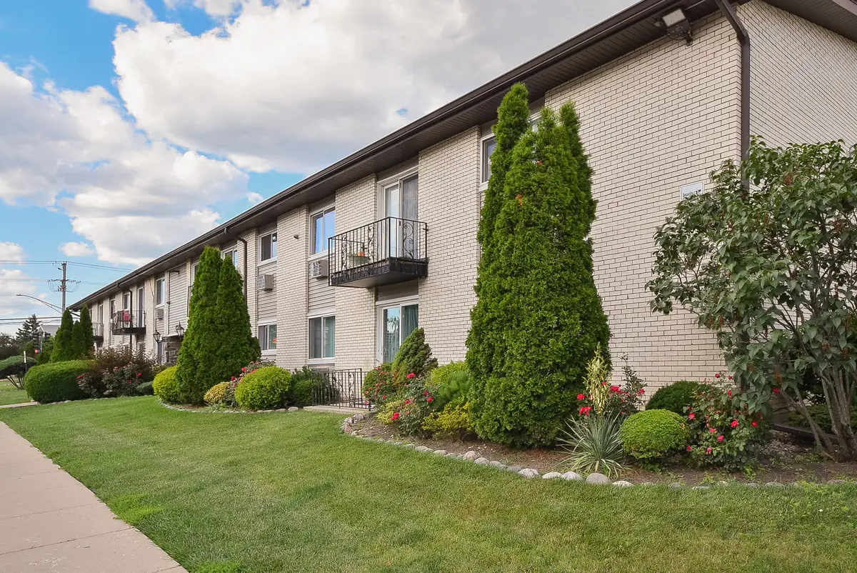 8999 Kennedy Drive #2C, Des Plaines, IL 60016 - #1