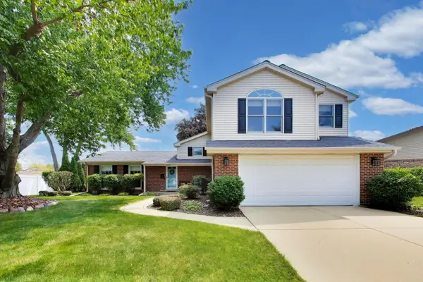2006 N Elizabeth Drive, Arlington Heights, IL 60004