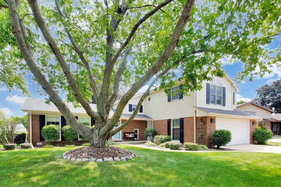 2006 N Elizabeth Drive, Arlington Heights, IL 60004 - #3