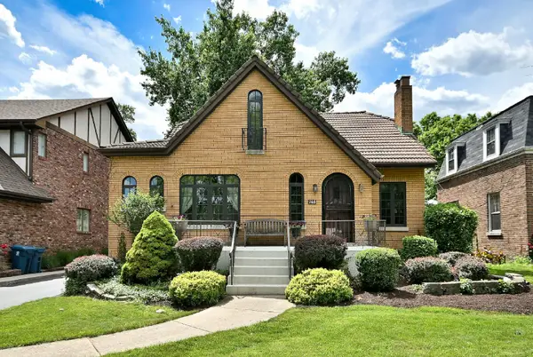 146 S Poplar Avenue, Elmhurst, IL 60126