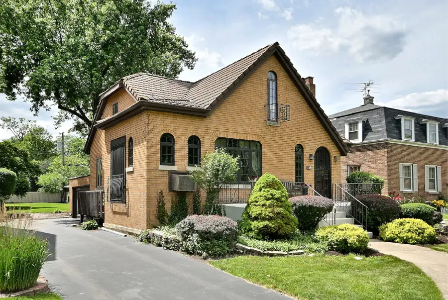 146 S Poplar Avenue, Elmhurst, IL 60126 - #3