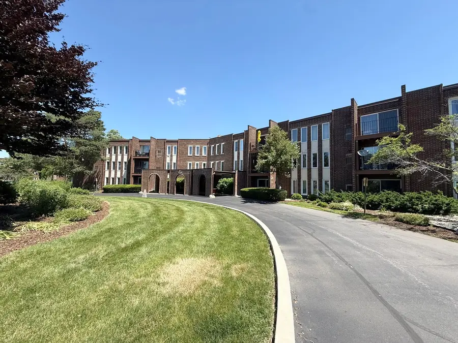 1575 Sandpebble Drive #110, Wheeling, IL 60090 - #3