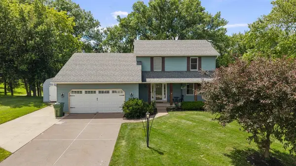 105 Shawnee Circle, Eldridge, IA 52478