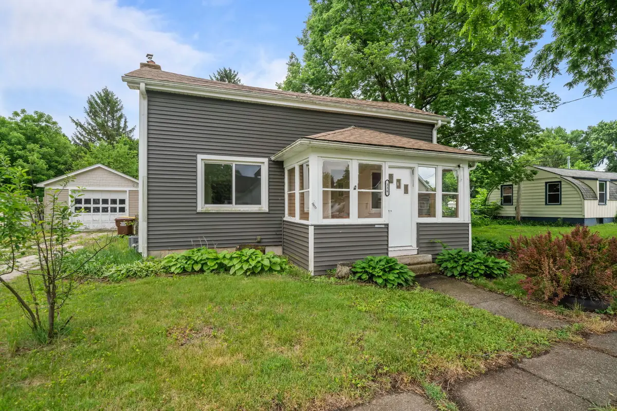 336 W Menomonie Street, Belvidere, IL 61008 - #1