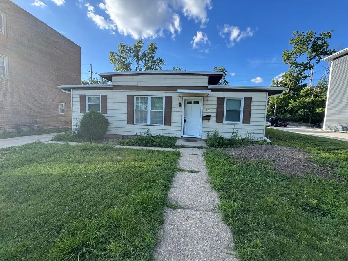 28 W Willow Street, Lombard, IL 60148 - #1