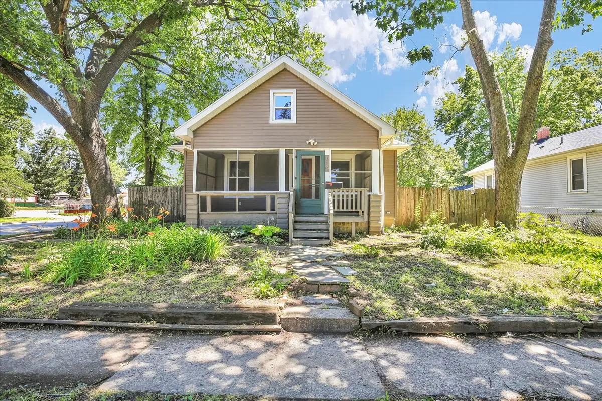 810 N Busey Avenue, Urbana, IL 61801 - #1