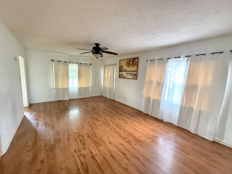 210 S Laurel Avenue, Du Quoin No 8, IL 62832 - #2
