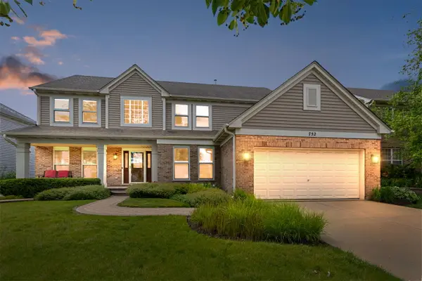752 Easton Lane, Elk Grove Village, IL 60007