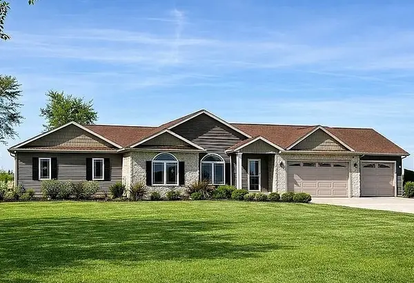 3142 County Road 1600 N, El Paso, IL 61738